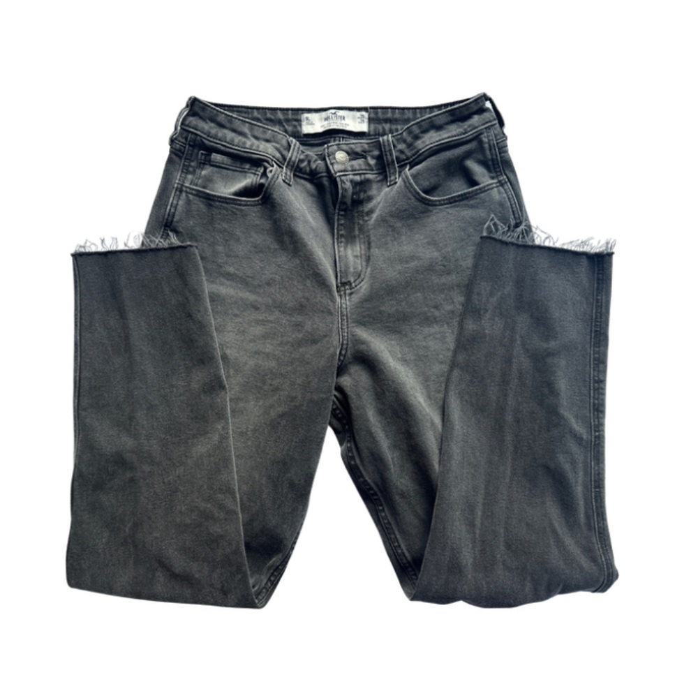Hollister Curvy High-Rise Mom Jeans